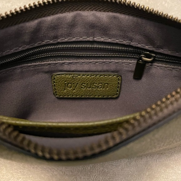 Joy Susan vegan leather mini crossbody clutch with detachable strap. - Picture 5 of 7